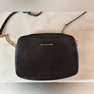 Michael Kors Cross Body!